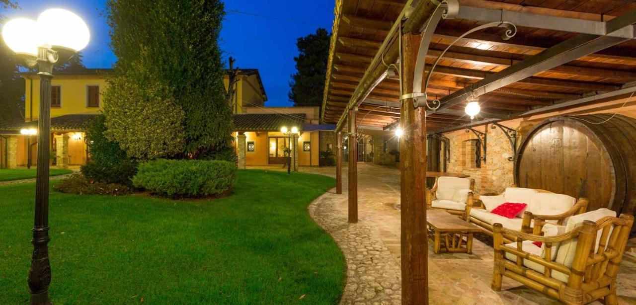 Hotel Corte Dei Tini Teramo Zewnętrze zdjęcie